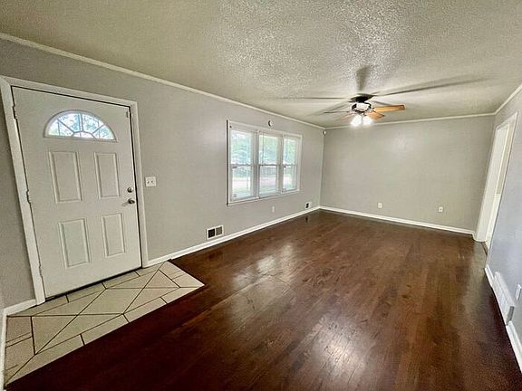 3rd image of 7904 E 100th St