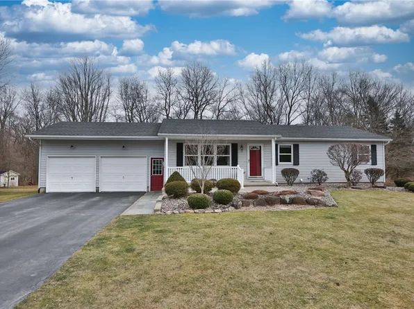 6 Denise Dr, Macedon, NY 14502