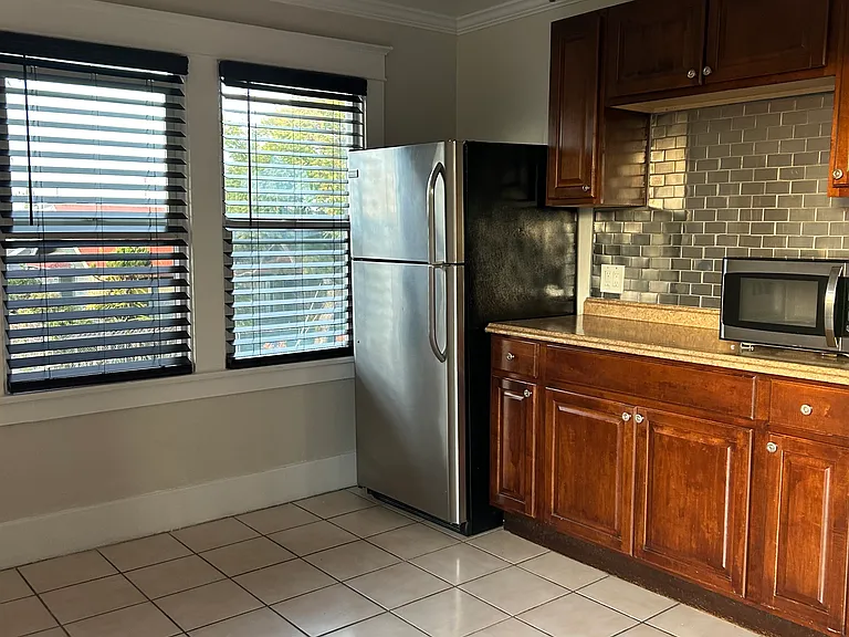 Kitchenette area (cont.) + Dining space
