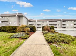222 Place Apartments, Maple Ridge, BC V2X 5W5