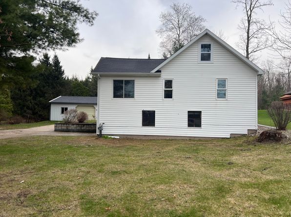 9088 S Mason Dr, Newaygo, MI 49337