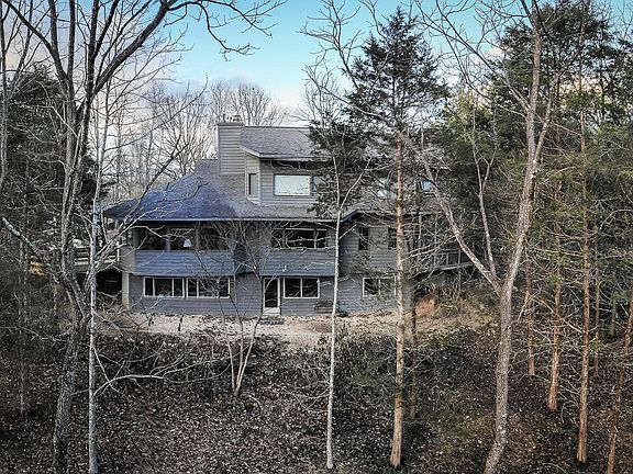 3rd image of 47 Edgewood Dr