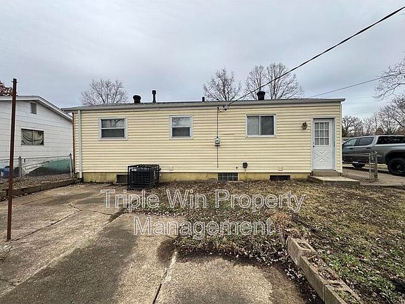 5th image of 11490 Essex Ave