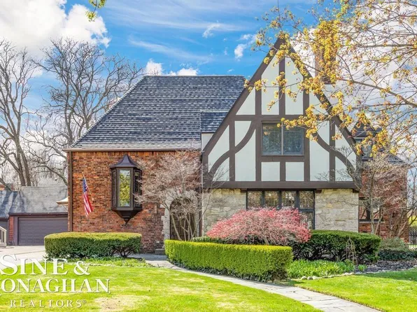 617 Rivard Blvd, Grosse Pointe, MI 48230