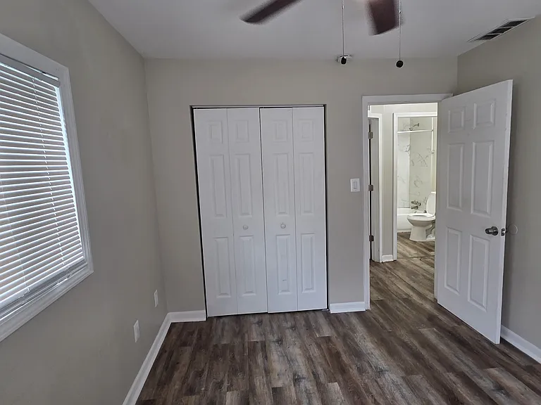 11289 Chalmers Ave — Photo 8