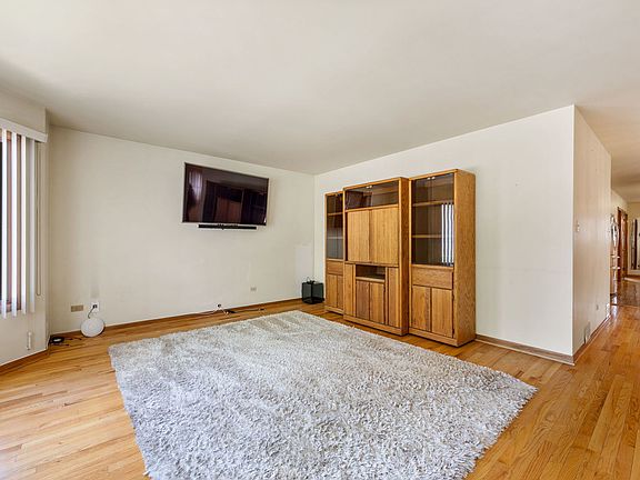 2nd image of 2605 N 76th Ave