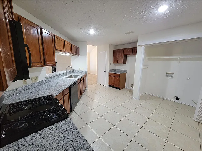 2034 Village Park Dr — Photo 9