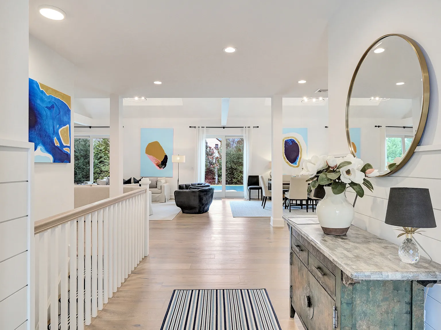 Chic Serenity in East Hampton Northwest — Photo 3