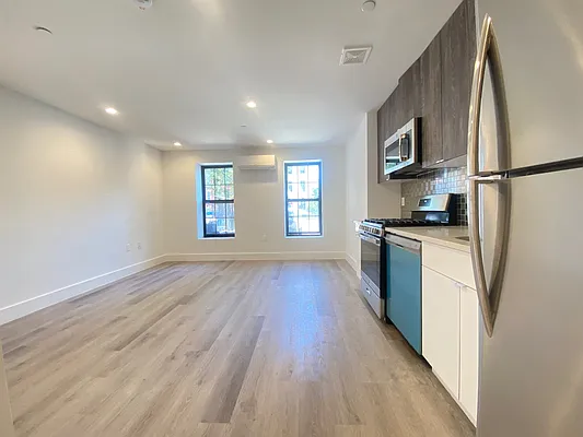 Rented by Dream Space Realty | media 9