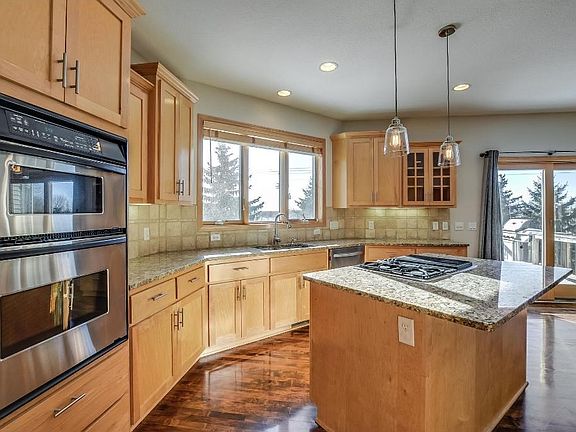 Double Ovens makes it convenient to prepare large meals for holiday dinner parties and/or family gatherings.