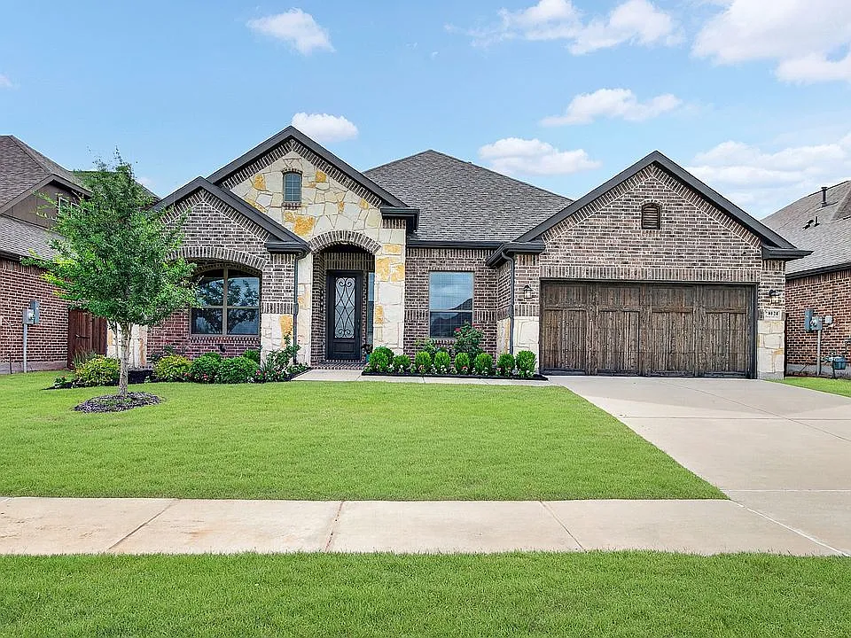 8124 Pecan Oak Ln
