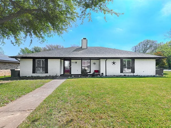 2205 Mayfield Cir, Corinth, TX 76208
