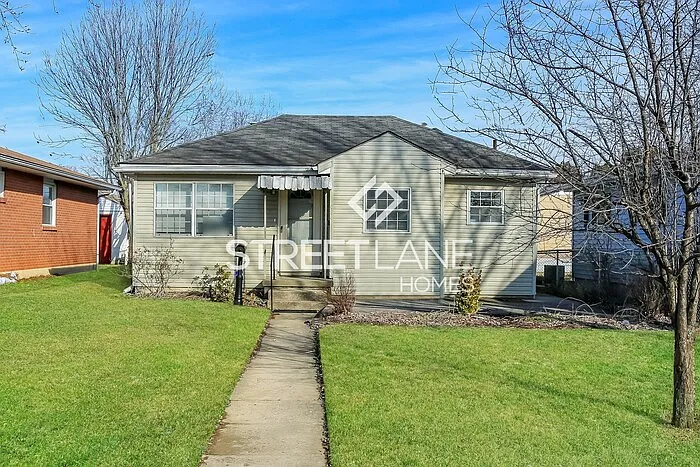 688 Dexter Ave photo 1