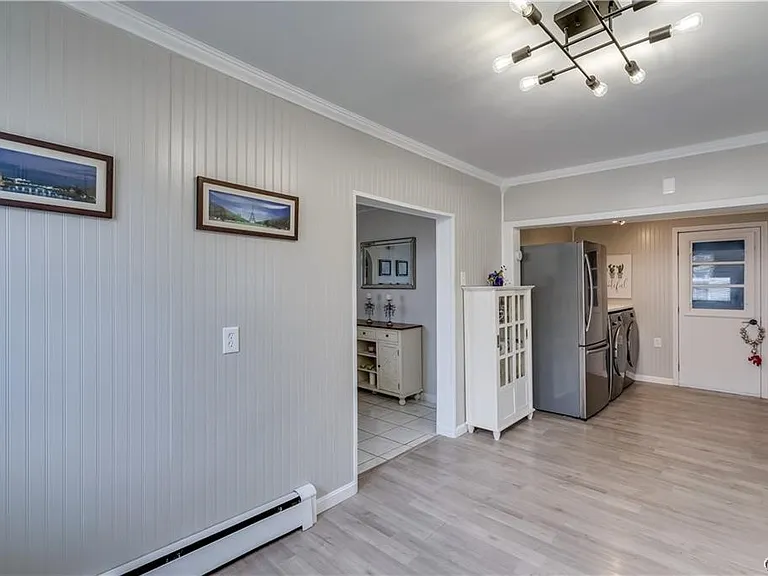822 Lawrence St — Photo 17