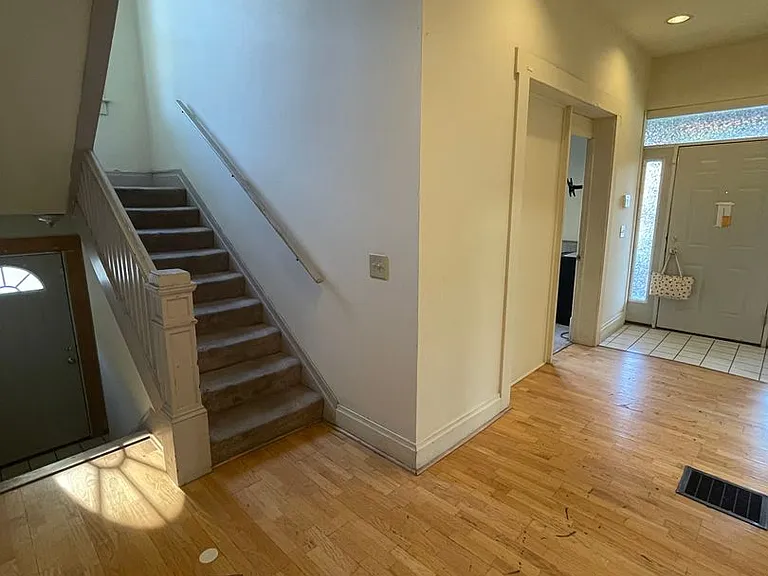 194 E 14th Ave — Photo 35