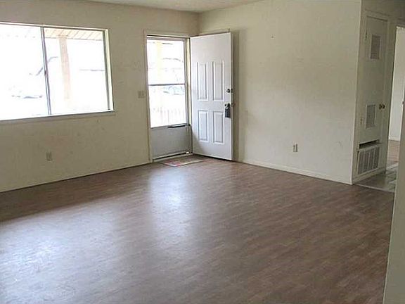 5th image of 1504 W Acorn Dr