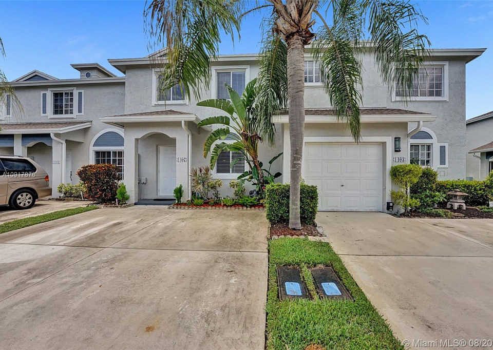 1st image of 1407 SW 48th Ter