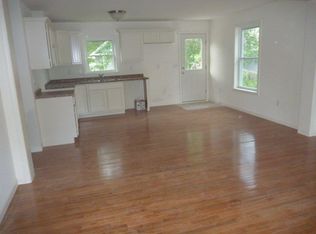 31 Pinehurst Ave, Warwick, RI 02889