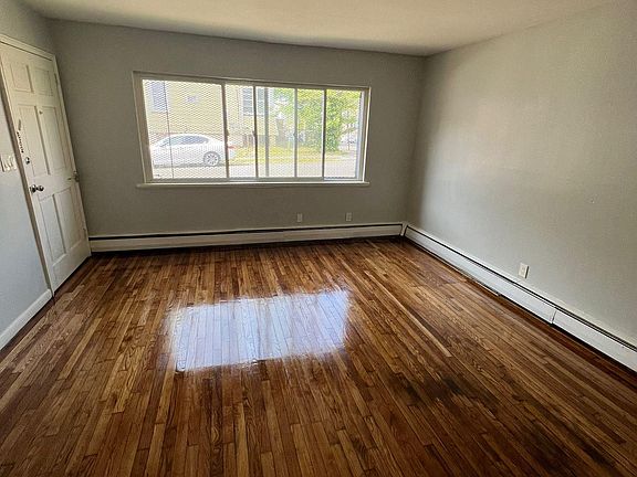 2nd image of 95 Wagner Pl APT A1