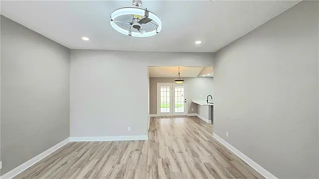 1401 Drake Ln — Photo 3