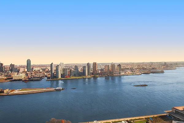 Sold by Town Residential | media 7