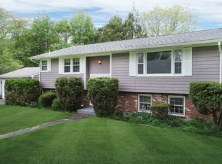 9 White Horn Dr, Kingston, RI 02881