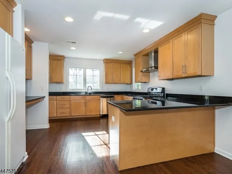 130 Littleton Rd — Photo 8