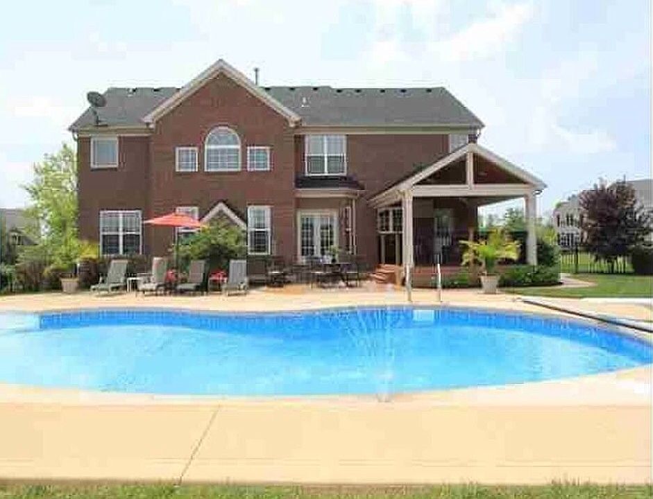 1st image of 7646 Fox Chase Dr