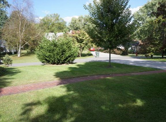 3rd image of 175 Hill Dr