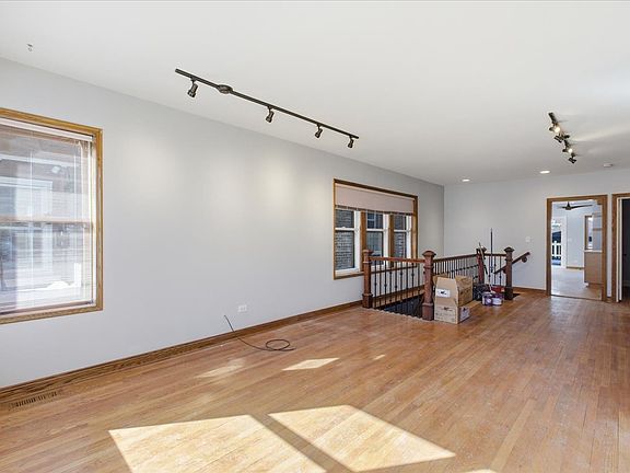 3rd image of 5218 N Lieb Ave #1