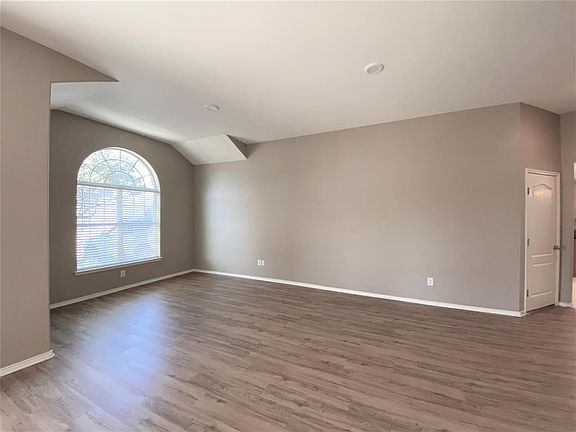 4th image of 8900 Heartwood Dr