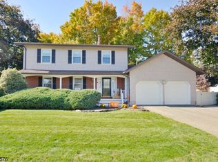 4 Holyoke Rd, Wayne, NJ 07470