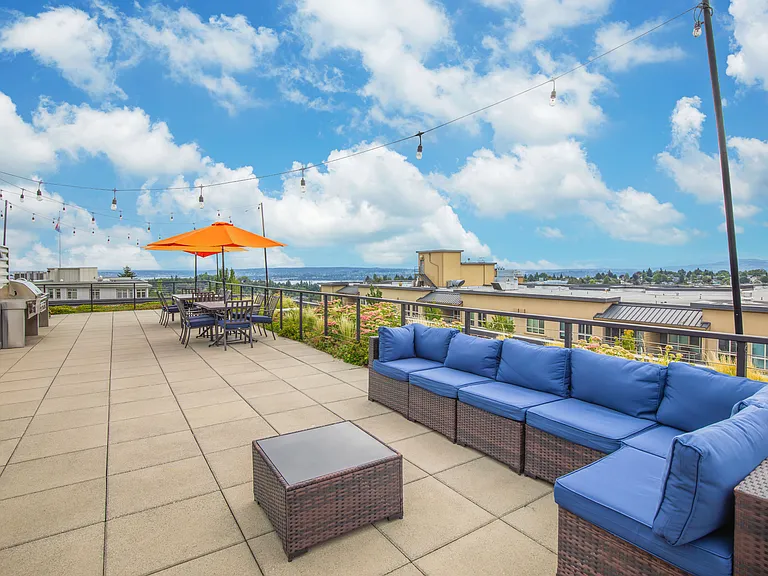 2112 E Denny Way — Photo 42