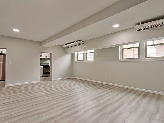 3rd image of 3900 Edwards Rd #4
