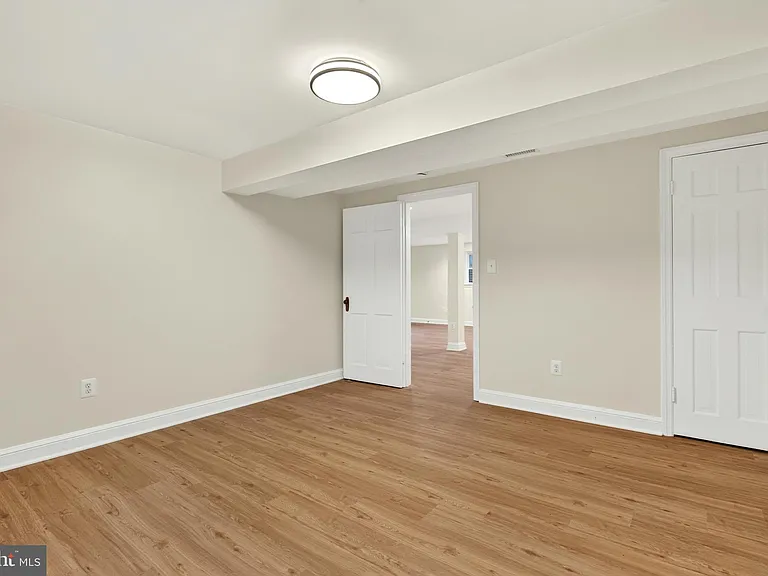 2375 N Vernon St — Photo 57