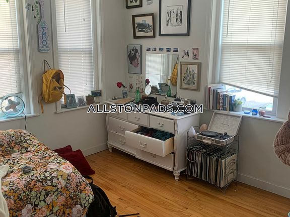 3rd image of 4 Price Rd APT 1