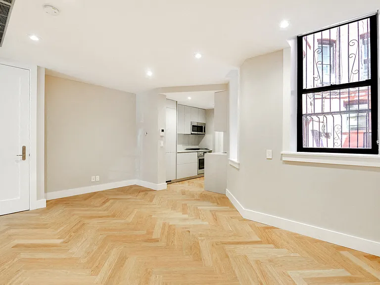 433 Dean St #13 — Photo 16