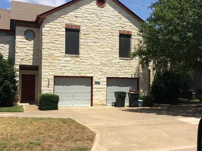 2911 Whisper Oaks Ln #B — Photo 15