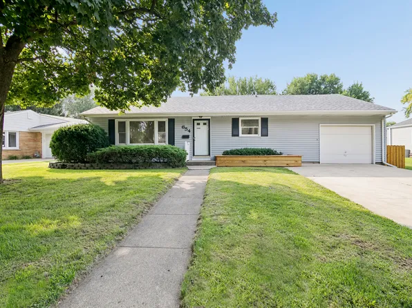 654 W River St, Bourbonnais, IL 60914