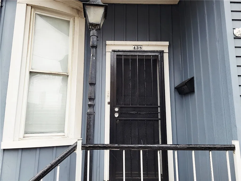 Building Photo - 438 S Maple Ave
