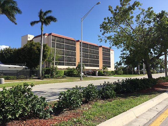 Bay Yacht Club from S Federal HW a.k.a. U.S.-1