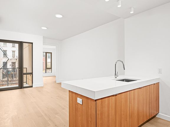 3rd image of 151 S Elliott Pl #6B
