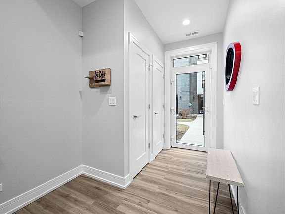 3rd image of 525 N Bishop St #2