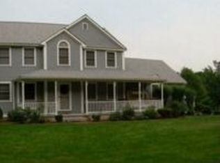 18 Patriot Rd, Tyngsboro, MA 01879