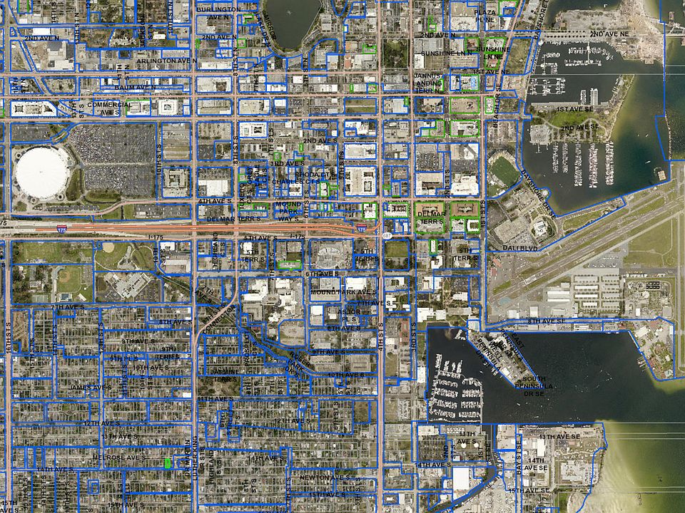 Close to downtown St. Pete
