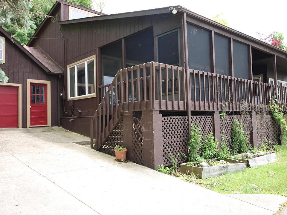 1st image of 131 Moon River Ln