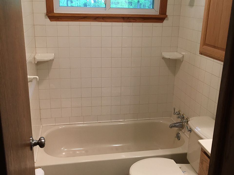 1st image of 2385 Saratoga Dr