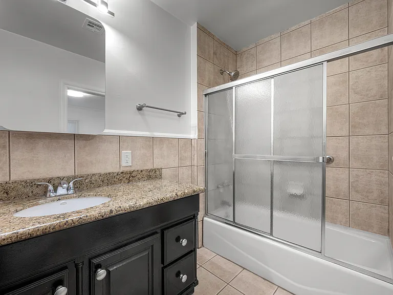 1030 N Spaulding Ave #1030 — Photo 27