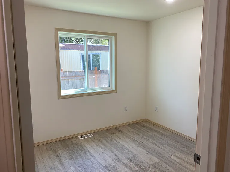 111 W Brooks St — Photo 9