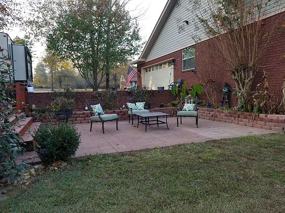 4th image of 111 Country Oaks Dr